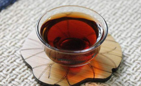 花茶具有一定的药用价值，有理气、疏肝、开胃的功效，休闲之余就得来一杯哦！